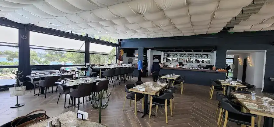 Maki Roof