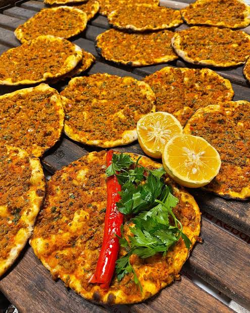 Cahit Lahmacun Ve Etli Pide