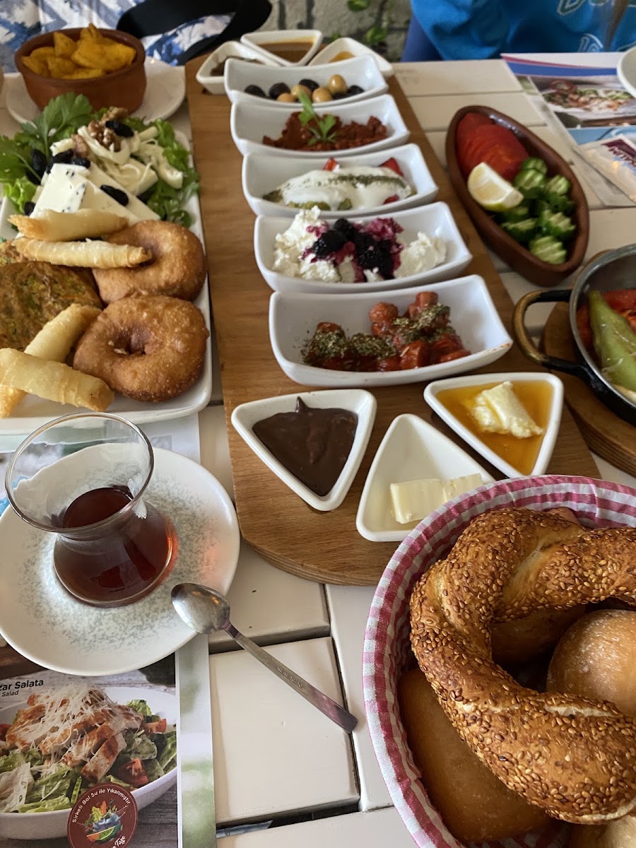 Alaçatı Muhallebicisi Balıkesir Altıeylül Cadde fotoğraf 3
