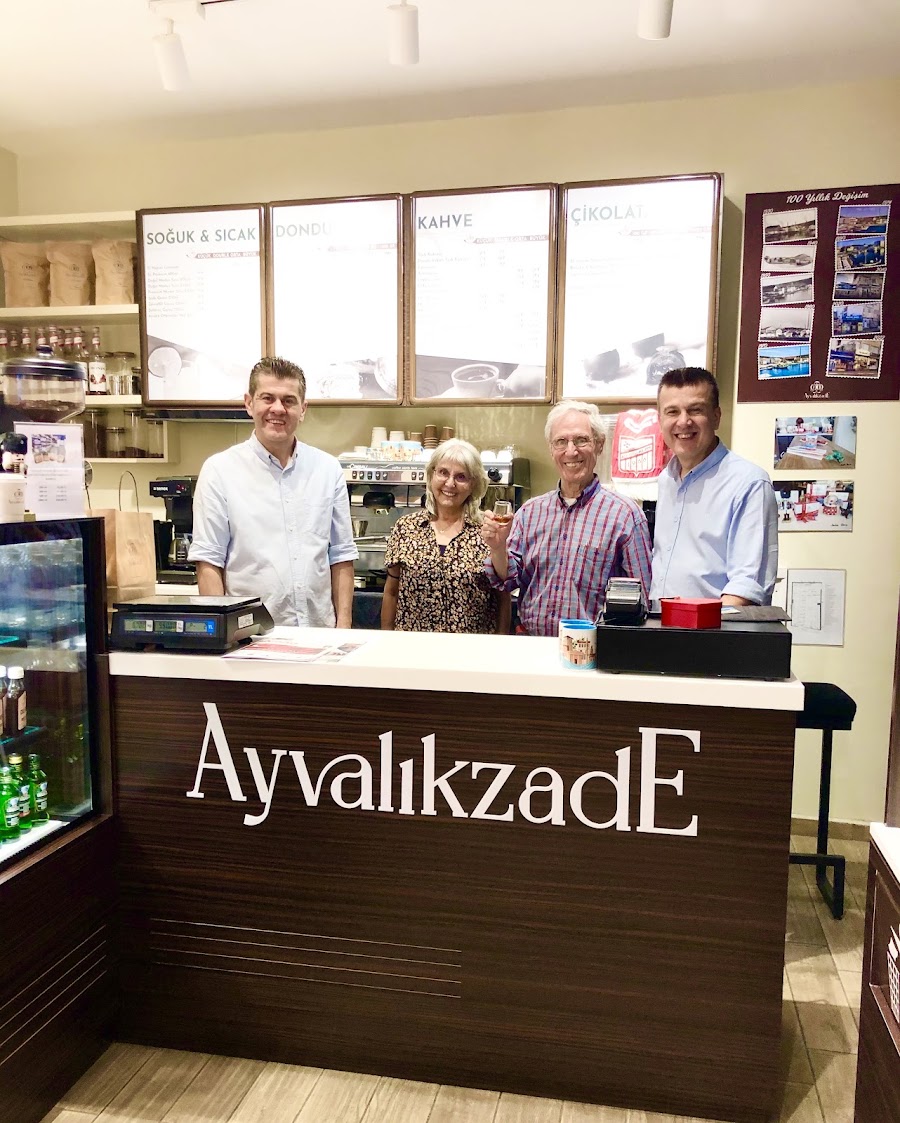 AYVALIKZADE Çikolata Kahve Dondurma Kitap fotoğraf 2