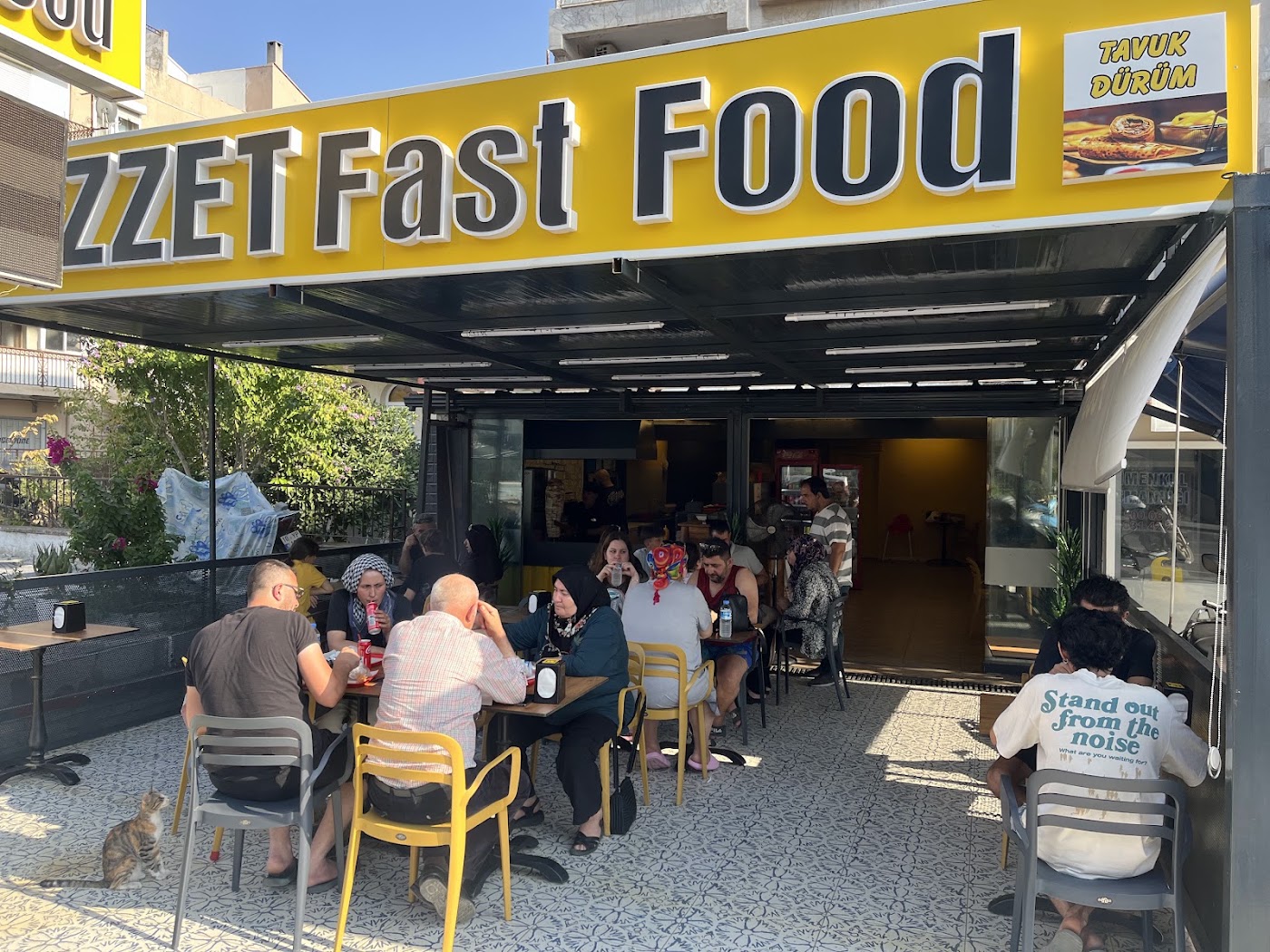 LEZZET FASTFOOD (tavuk dürüm, ayvalık tostu, hamburger…)