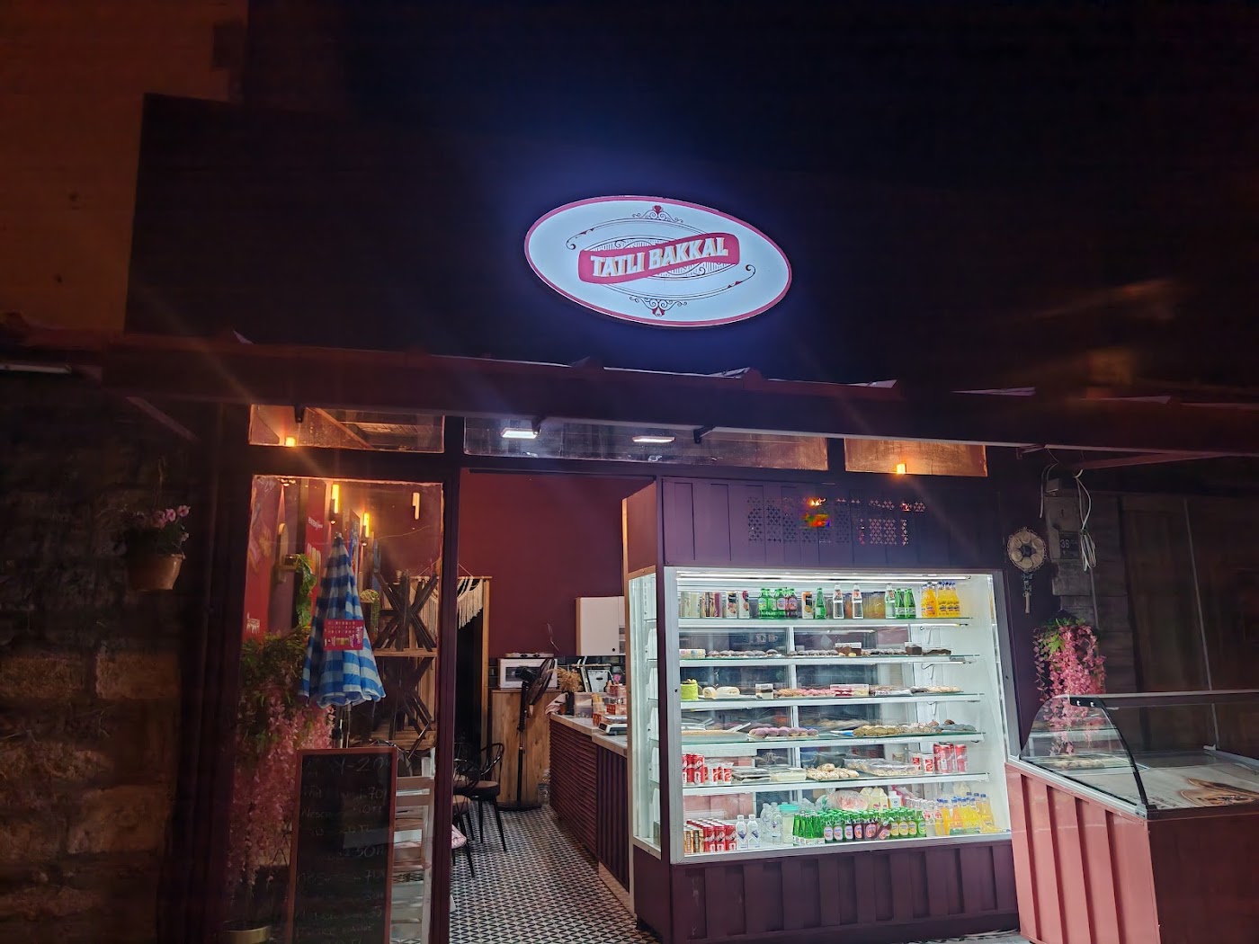 Tatlı Bakkal Ayvalık