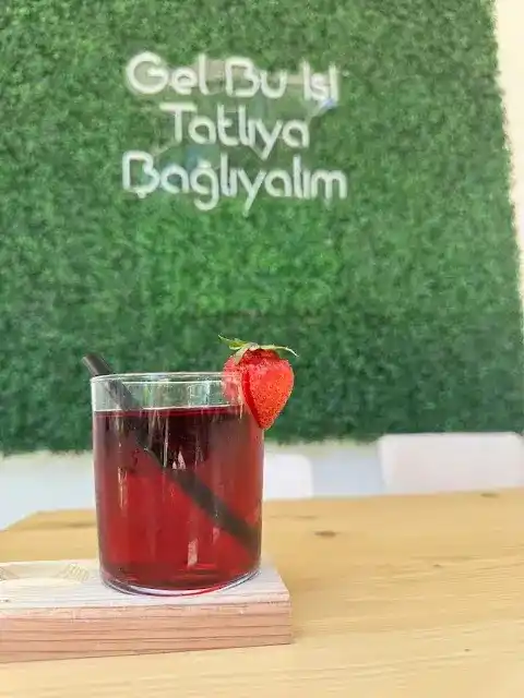 Laya Dessert & Coffee