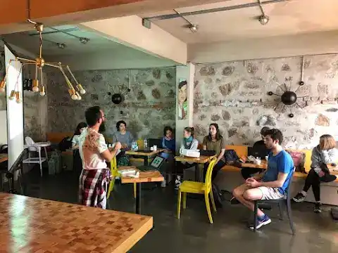 İstanbul Akşam Yemeği İçin Uygun ve Otoparklı Canlı Müzik Mekanları