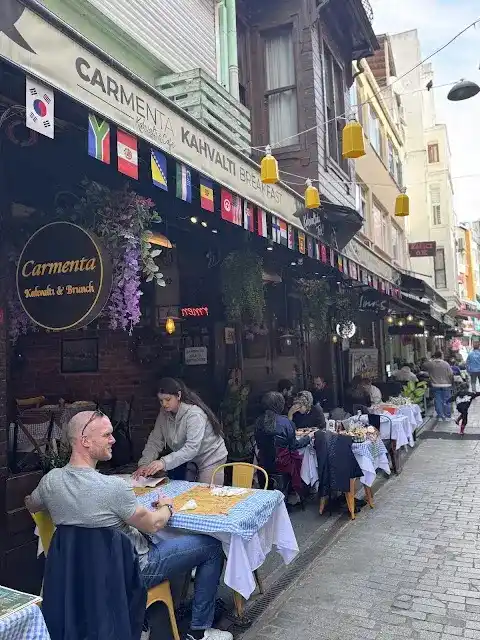 İstanbul kahvaltı önerileri: nereden başlamalı?