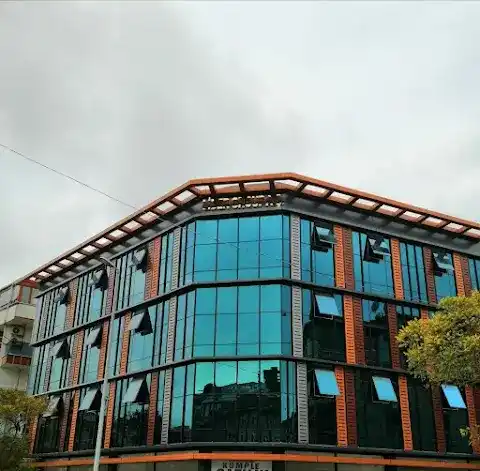 Plus Park Suite & Hotel