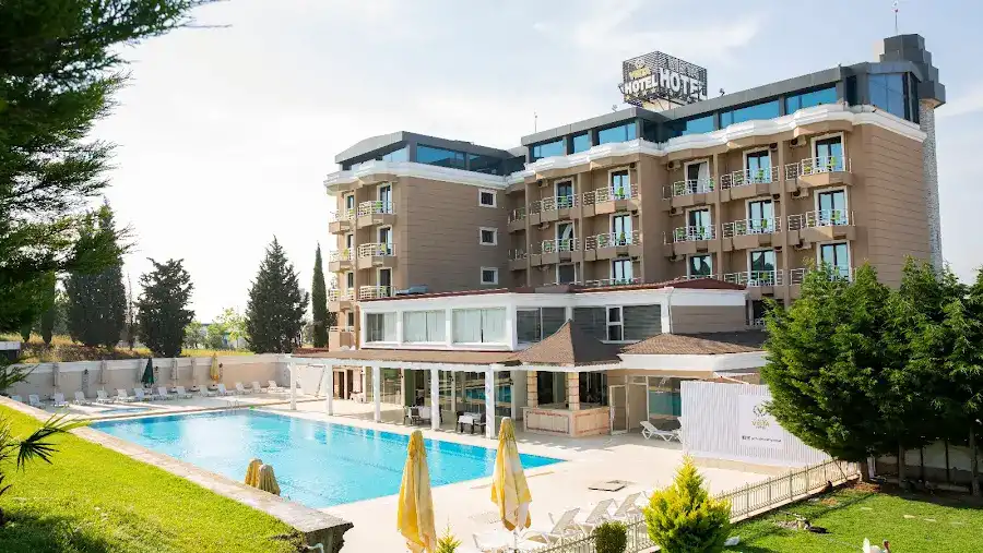 Premier Vista Hotel