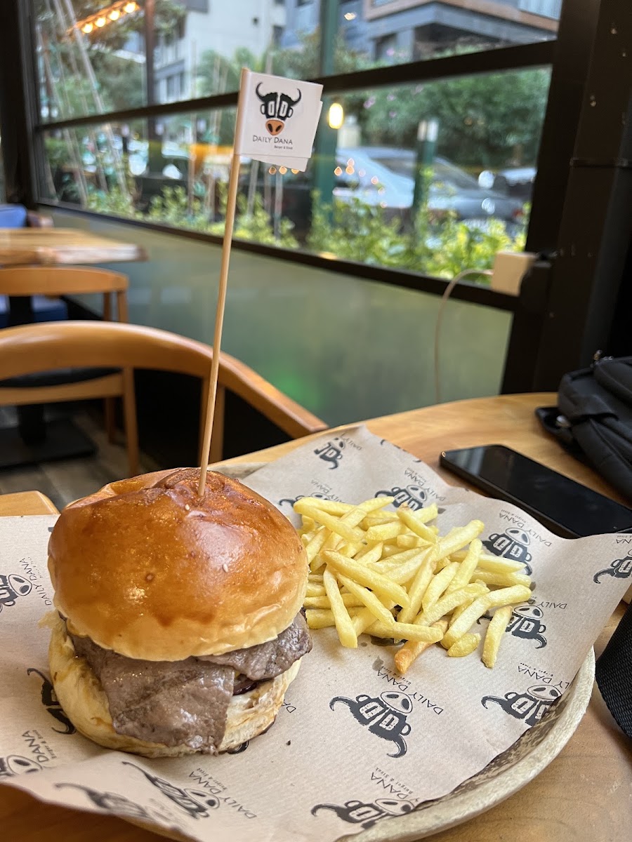Daily Dana Steak&Burger, Fenerbahçe fotoğraf 3
