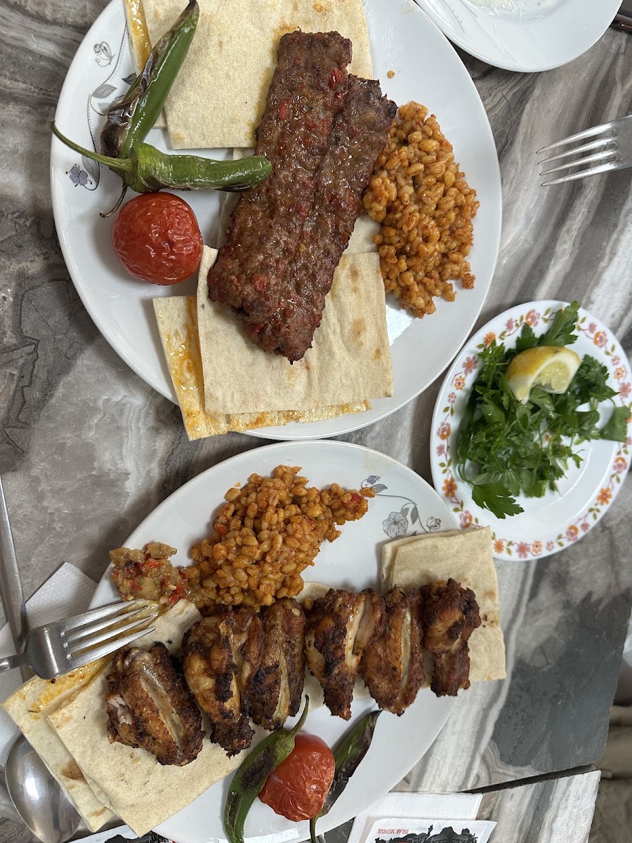 Kadiköy Pide Lahmacun Kebap Salonu fotoğraf 2
