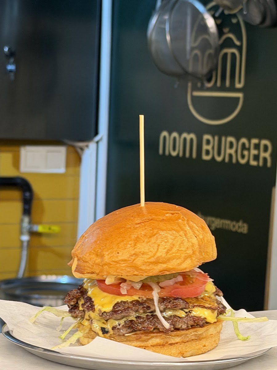 NOM BURGER fotoğraf 3