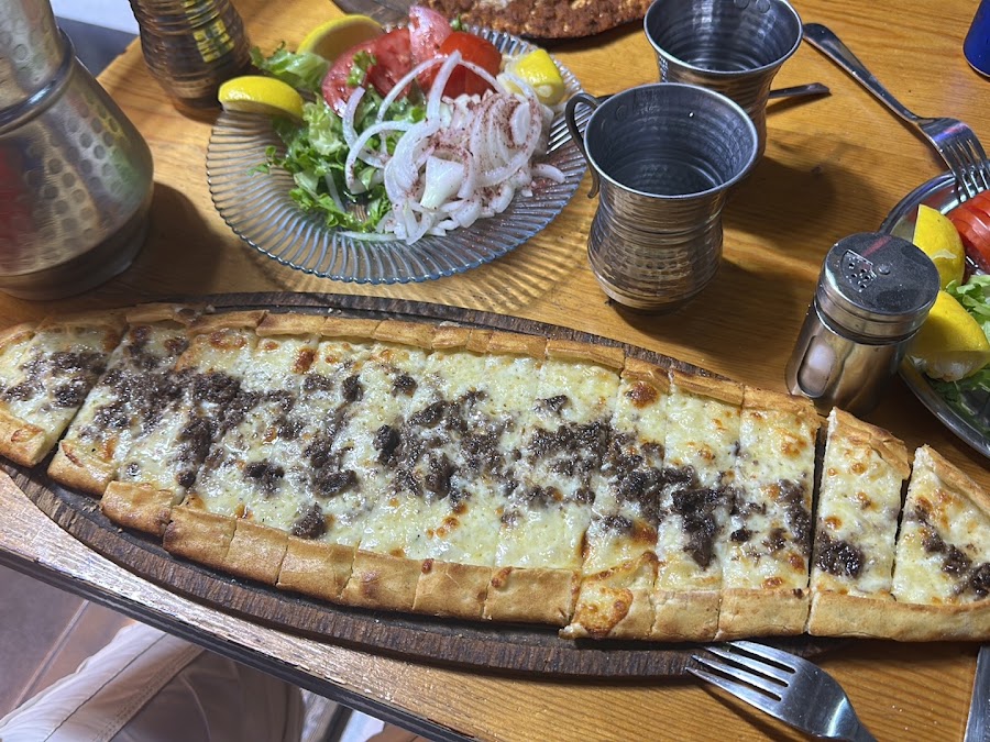 Taşfırın Bolca Lahmacun Pide Pizza Kadıköy fotoğraf 2