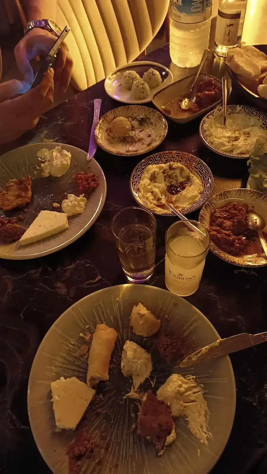 Mervelerdeyiz Nişantaşı - Yeni Nesil Meyhane fotoğraf 2