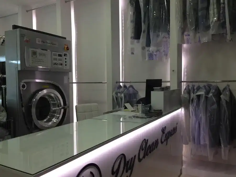 Dry Clean Express Kuru Temizleme Tuzla fotoğraf 2