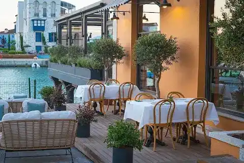 Port House Alaçatı