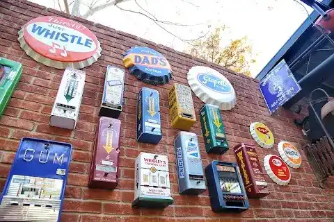 HUNGRY DOG PUB