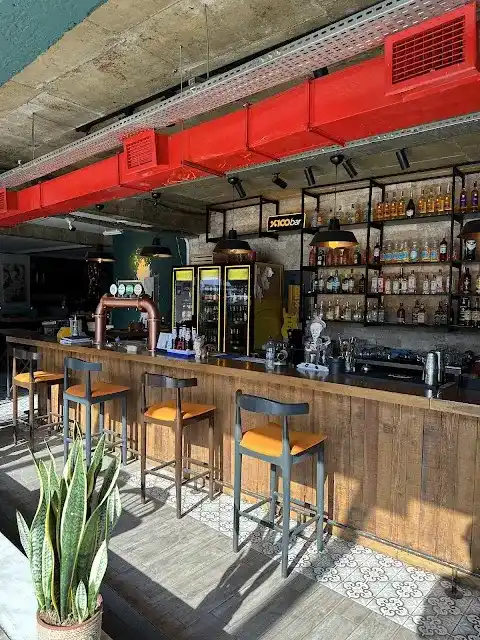 J.No24 Art Pub