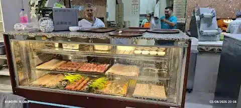Discovering Top Pide and Lahmacun Spots in Izmir: A Foodie’s Guide