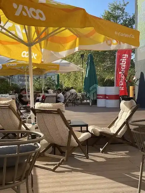 İzmir’de Canlı Müzik İçin Öne Çıkan Mekanlar