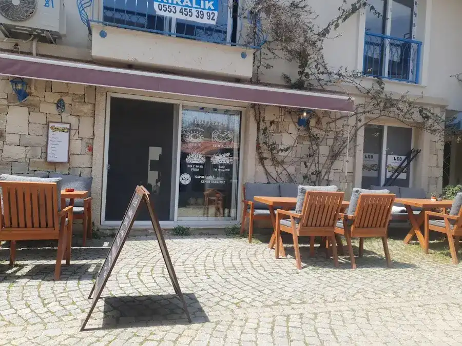 Leo pizza cafe