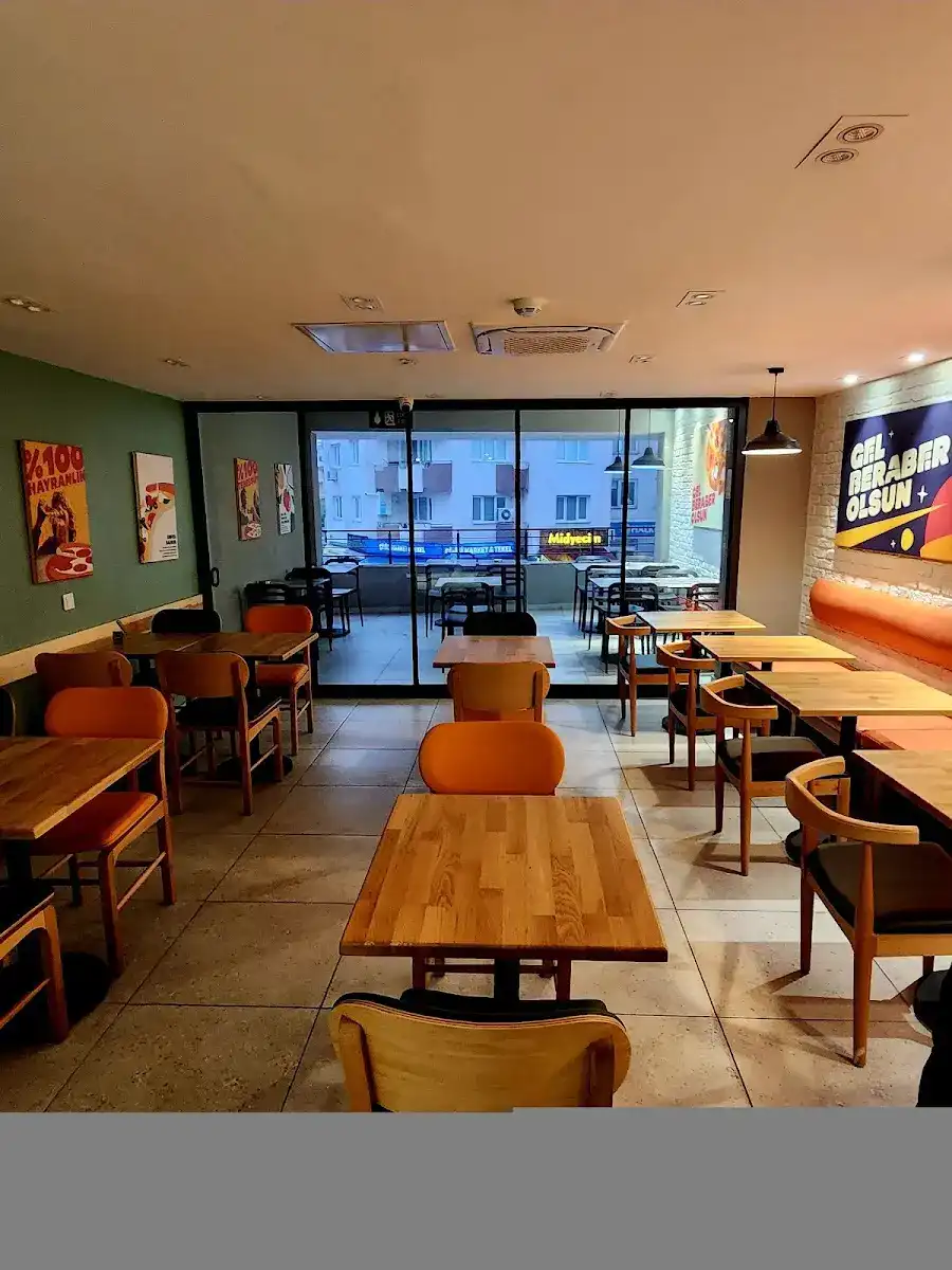 Terra Pizza İzmir Selçuk Atatürk